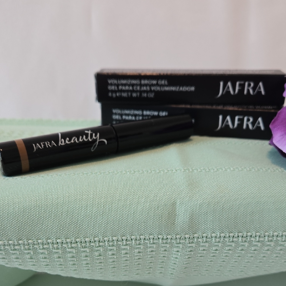 JAFRA VOLUMIZING BROW GEL BRUNETTE - Picture 2 of 4